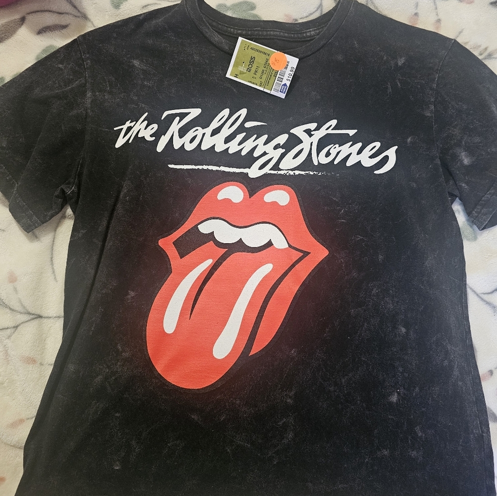 Graphic tee